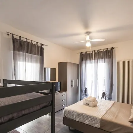 Leone Apartment *